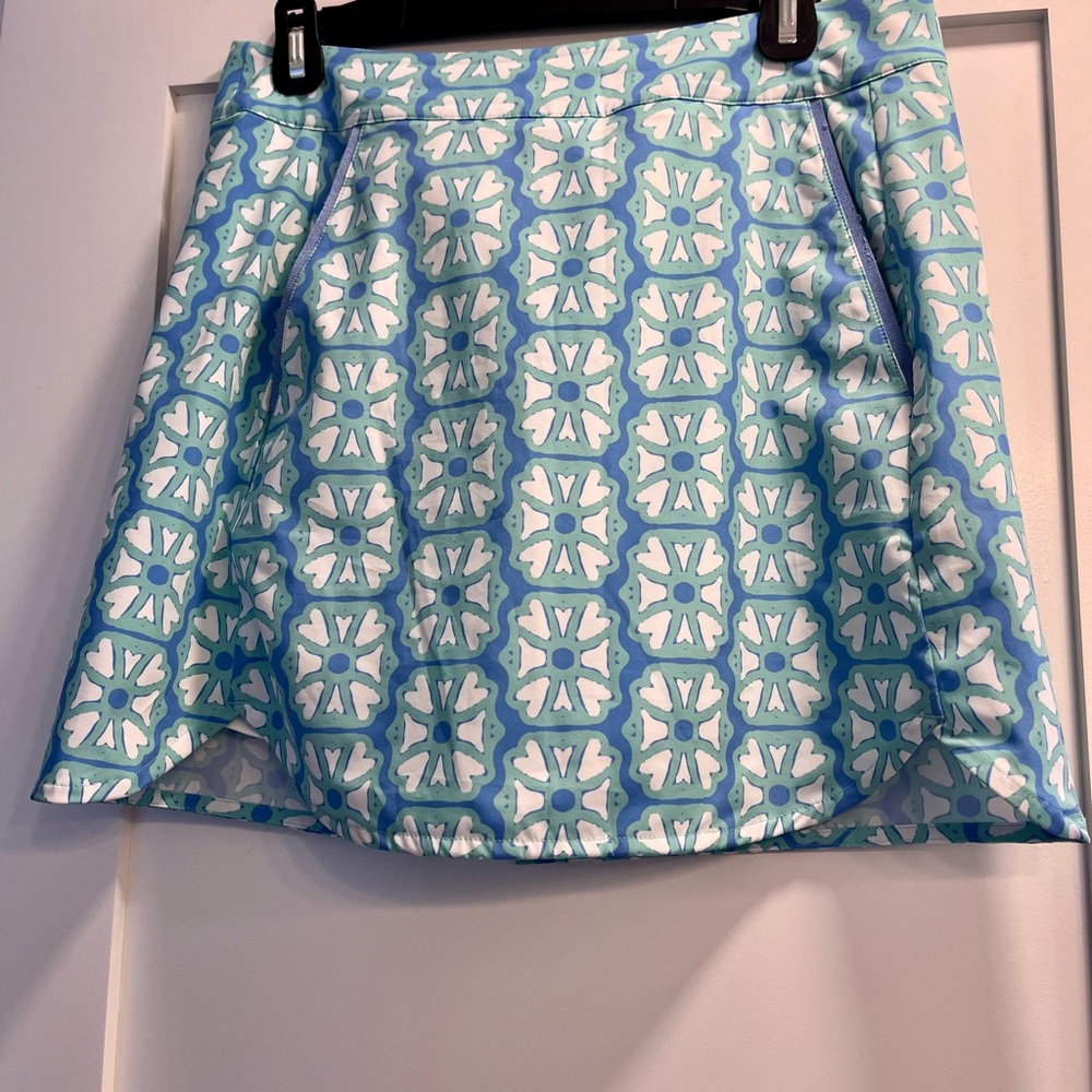 Vineyard Vines Blue and White Patterned Mini Skirt